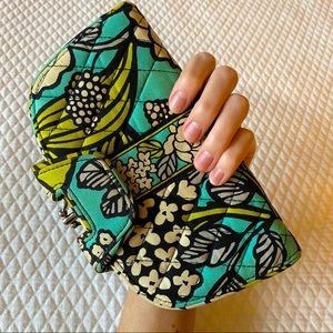 Vera Bradley Kiss & Snap Wallet *Island Blooms*